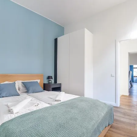 Promenada, Sun & Snow