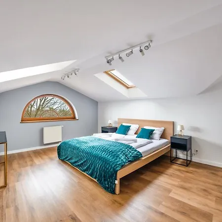 Promenada, Sun & Snow *