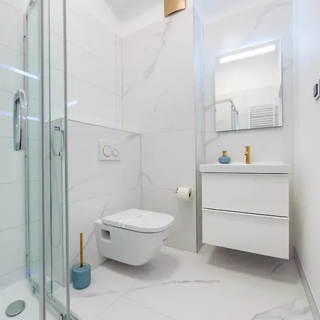 Promenada, Sun & Snow *